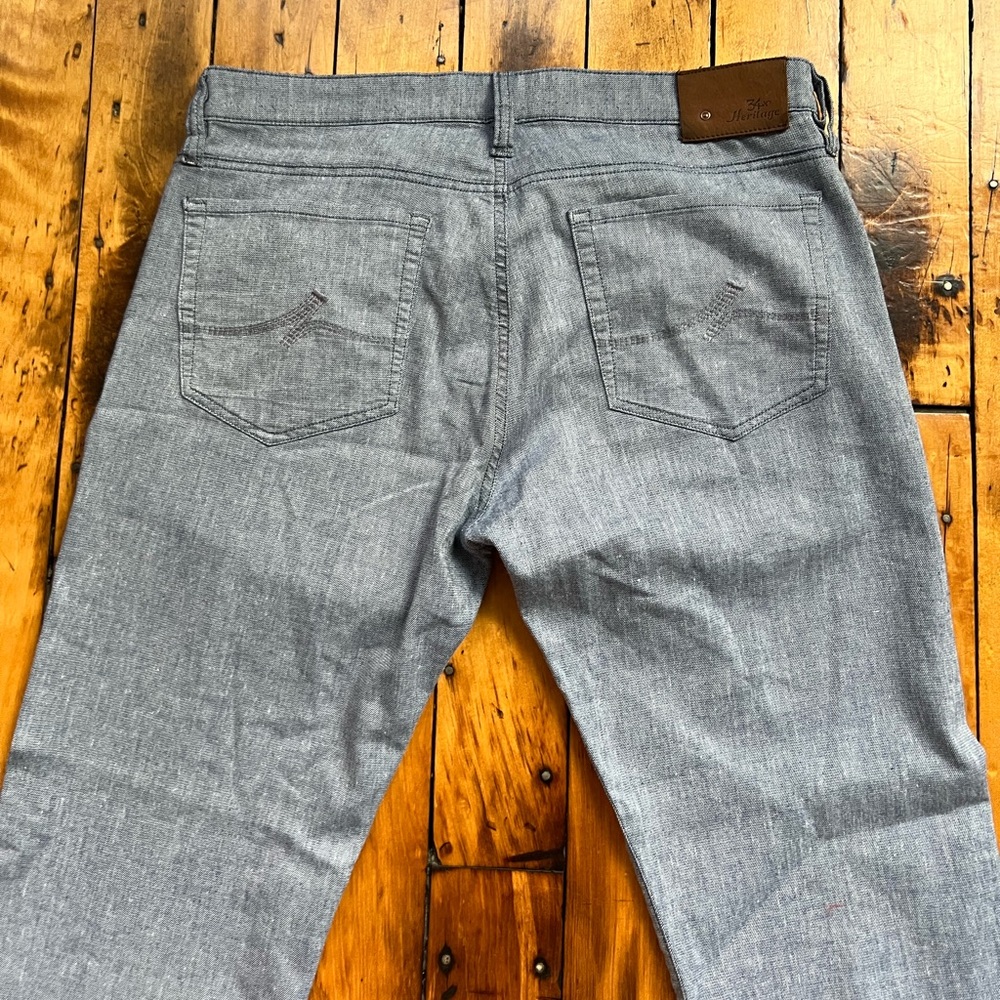 34 Heritage Men’s 36x32 (Fits 34x31) Courage Jeans Chambray Blue Stretch Comfort